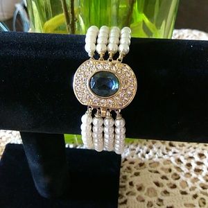 Faux Pearle bracelet